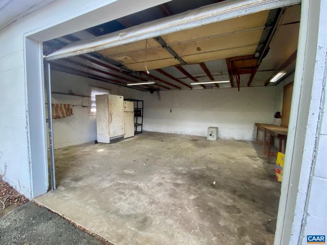 210 W GORDON AVE, Gordonsville, VA 22942