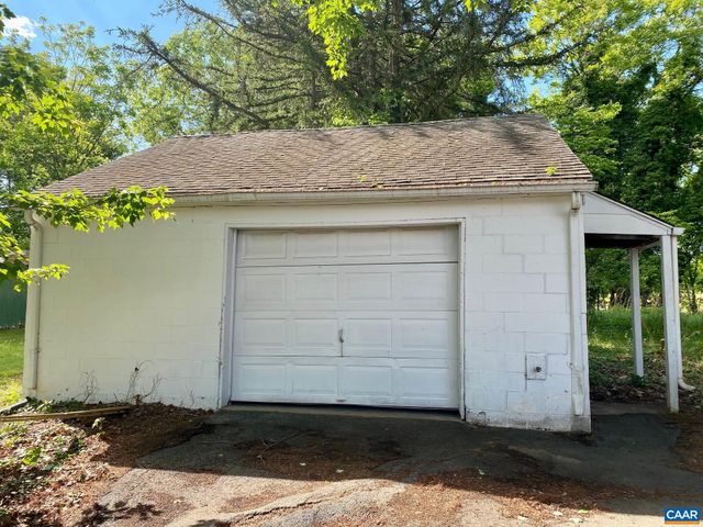 210 W GORDON AVE, Gordonsville, VA 22942
