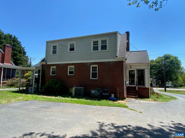 210 W GORDON AVE, Gordonsville, VA 22942