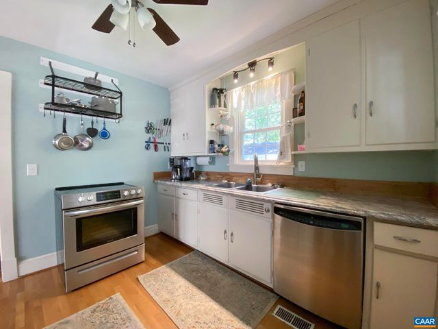 210 W GORDON AVE, Gordonsville, VA 22942