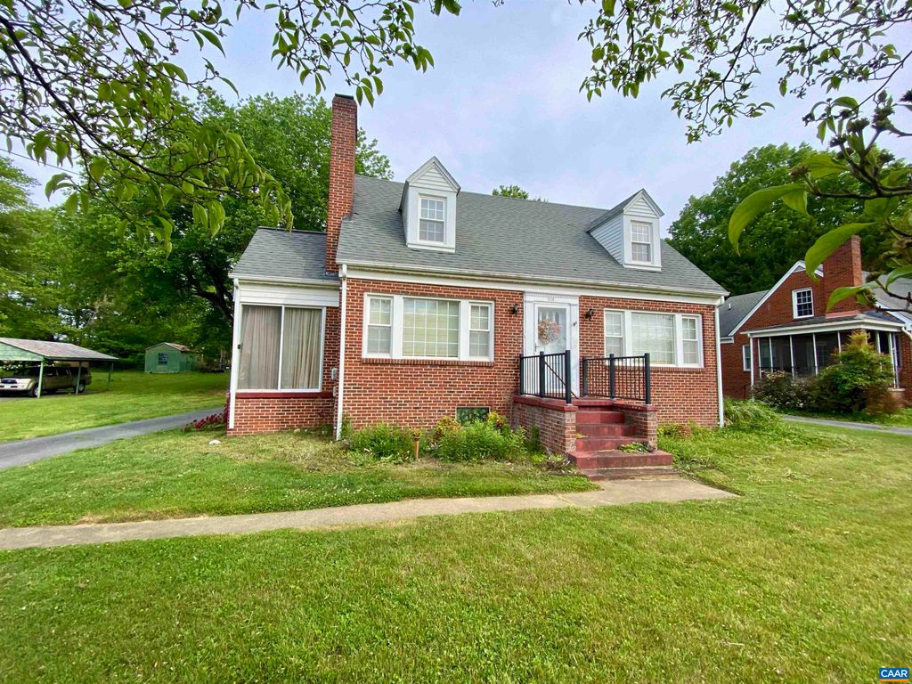 210 W GORDON AVE, Gordonsville, VA 22942