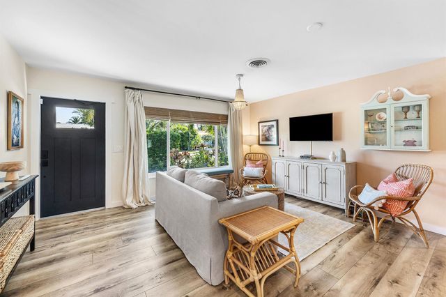 514 N Dover Road, Tequesta, FL 33469