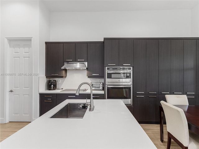 11339 NW 71st St 11339, Doral, FL 33178