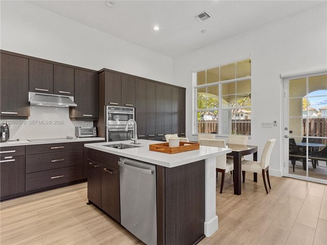 11339 NW 71st St 11339, Doral, FL 33178