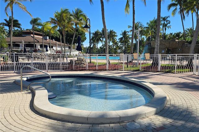 11339 NW 71st St 11339, Doral, FL 33178