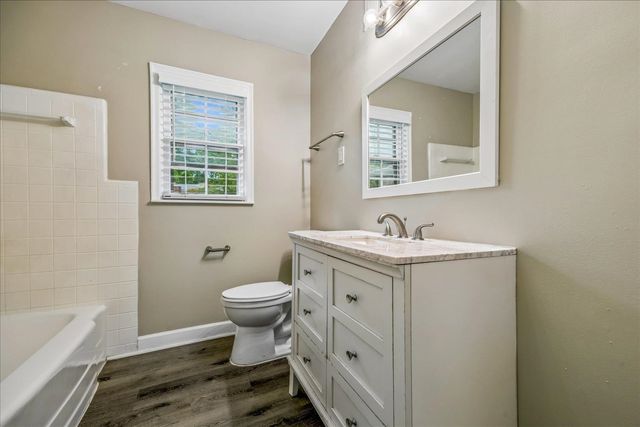 5304 QUINCE RD, Memphis, TN 38117