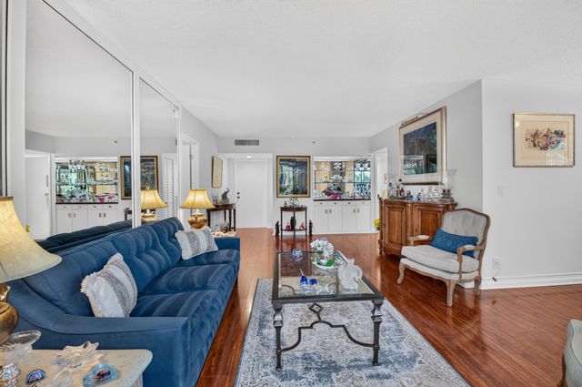 7786 Lakeside Boulevard 634, Boca Raton, FL 33434