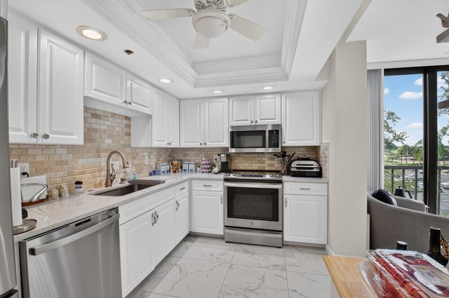 7786 Lakeside Boulevard 634, Boca Raton, FL 33434