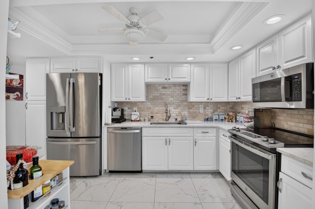 7786 Lakeside Boulevard 634, Boca Raton, FL 33434