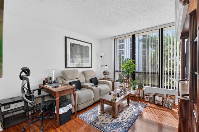 7786 Lakeside Boulevard 634, Boca Raton, FL 33434