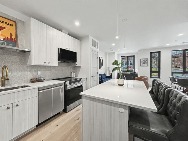 34 Oak Street 101, Boston, MA 02136