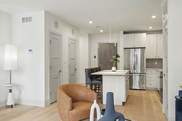 34 Oak Street 101, Boston, MA 02136