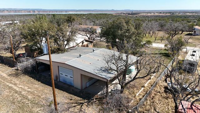 616 Driftwood Dr, Robert Lee, TX 76945
