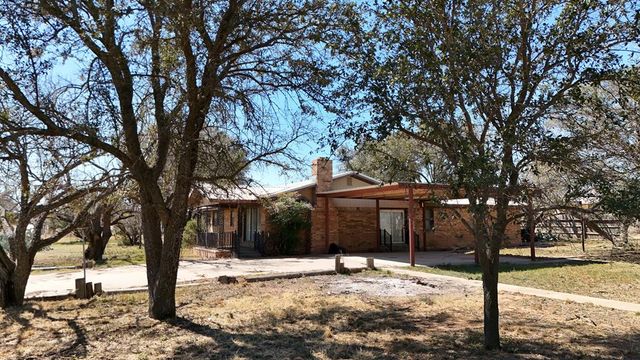 616 Driftwood Dr, Robert Lee, TX 76945