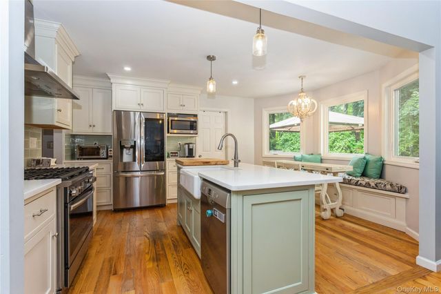 324 Garrison Woods Lane, Wallkill, NY 12589