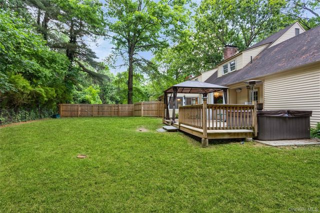 324 Garrison Woods Lane, Wallkill, NY 12589