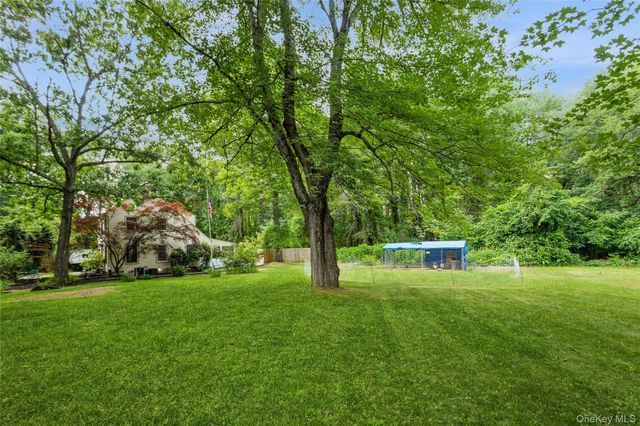 324 Garrison Woods Lane, Wallkill, NY 12589