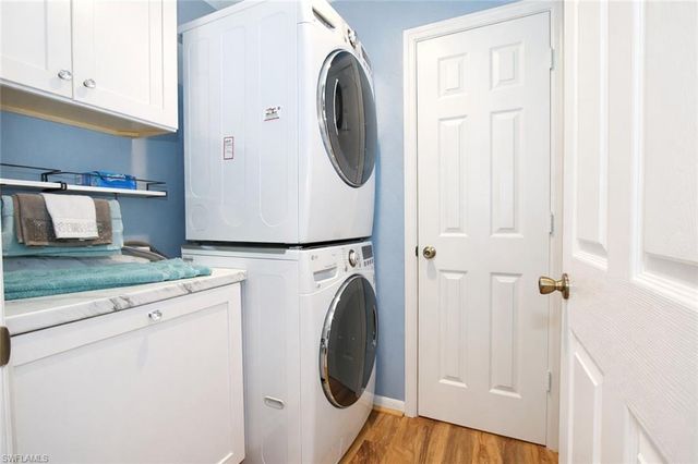 3225 Cypress Glen WAY 105, Naples, FL 34109