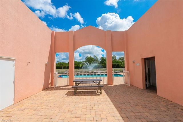 3225 Cypress Glen WAY 105, Naples, FL 34109