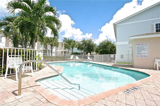 3225 Cypress Glen WAY 105, Naples, FL 34109