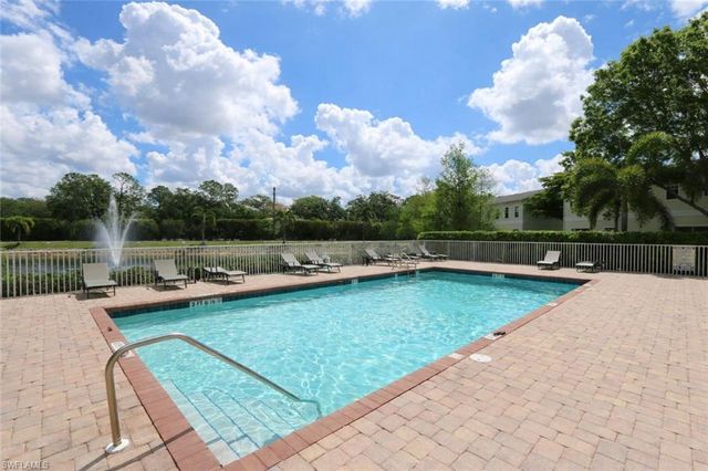 3225 Cypress Glen WAY 105, Naples, FL 34109
