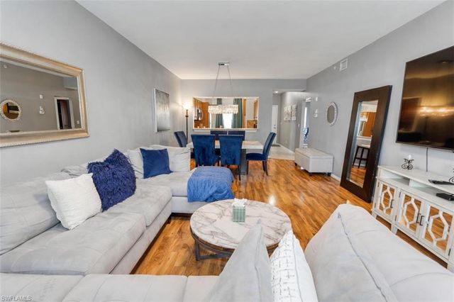 3225 Cypress Glen WAY 105, Naples, FL 34109