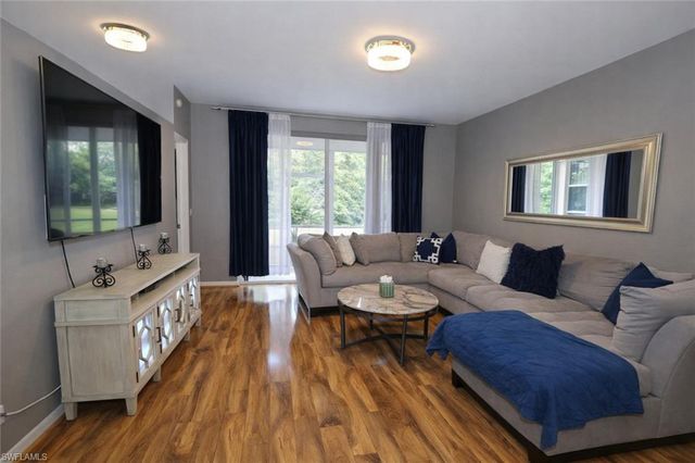 3225 Cypress Glen WAY 105, Naples, FL 34109