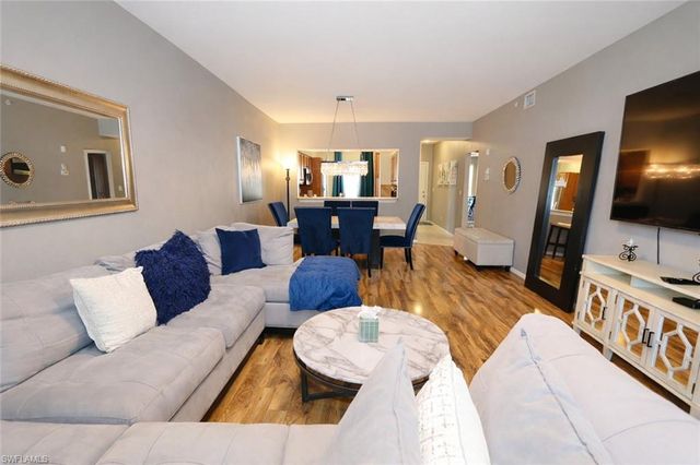 3225 Cypress Glen WAY 105, Naples, FL 34109