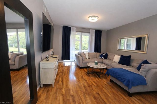 3225 Cypress Glen WAY 105, Naples, FL 34109