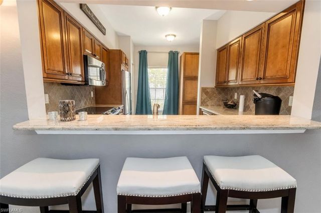 3225 Cypress Glen WAY 105, Naples, FL 34109