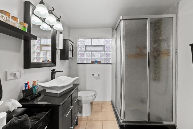 7624 Lockwood Avenue, Burbank, IL 60459