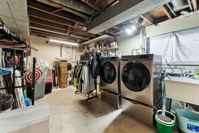 7624 Lockwood Avenue, Burbank, IL 60459