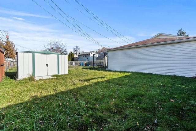 7624 Lockwood Avenue, Burbank, IL 60459