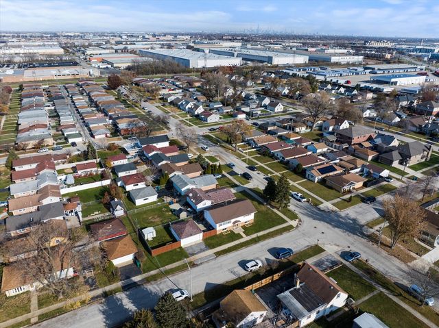 7624 Lockwood Avenue, Burbank, IL 60459