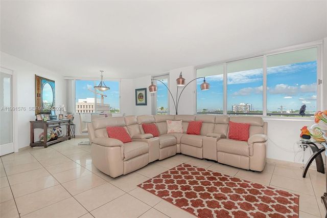 7135 Collins Ave 625, Miami Beach, FL 33141