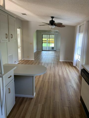 15 Lagos Del Norte, Fort Pierce, FL 34951