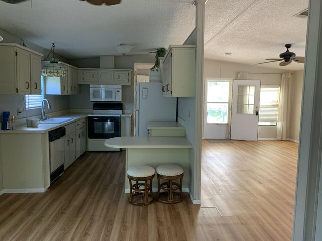 15 Lagos Del Norte, Fort Pierce, FL 34951