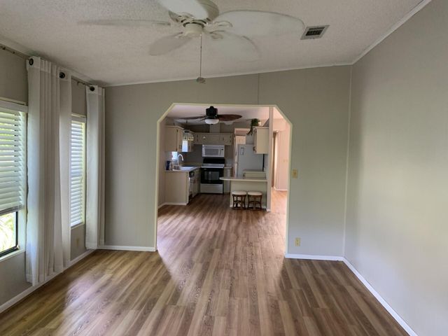 15 Lagos Del Norte, Fort Pierce, FL 34951