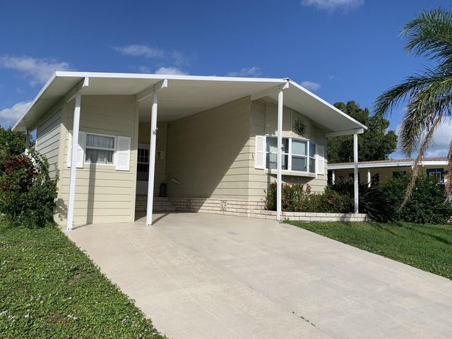 15 Lagos Del Norte, Fort Pierce, FL 34951