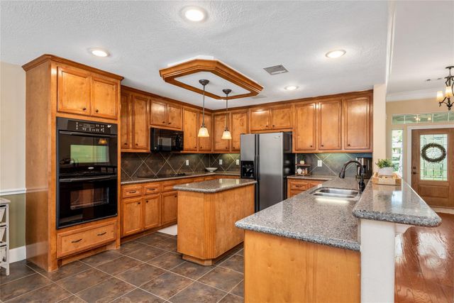 279 Argosy Lane, Montgomery, TX 77316