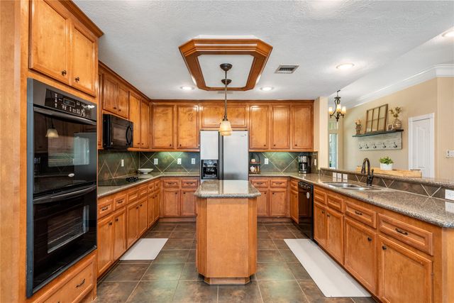 279 Argosy Lane, Montgomery, TX 77316