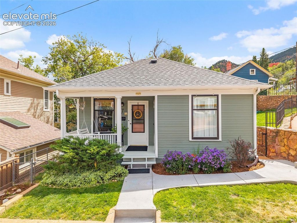 7 Waltham Avenue, Manitou Springs, CO 80829 — photo 2