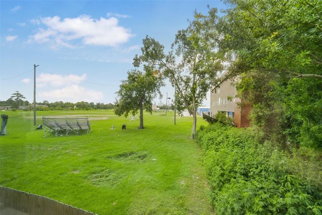 750 Redwing Park Drive, Houston, TX 77009