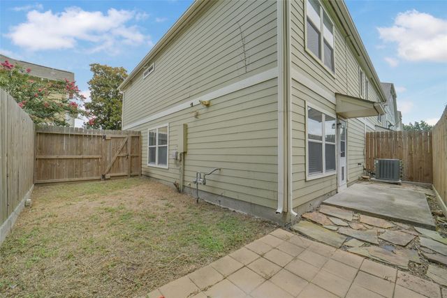 750 Redwing Park Drive, Houston, TX 77009