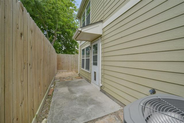 750 Redwing Park Drive, Houston, TX 77009