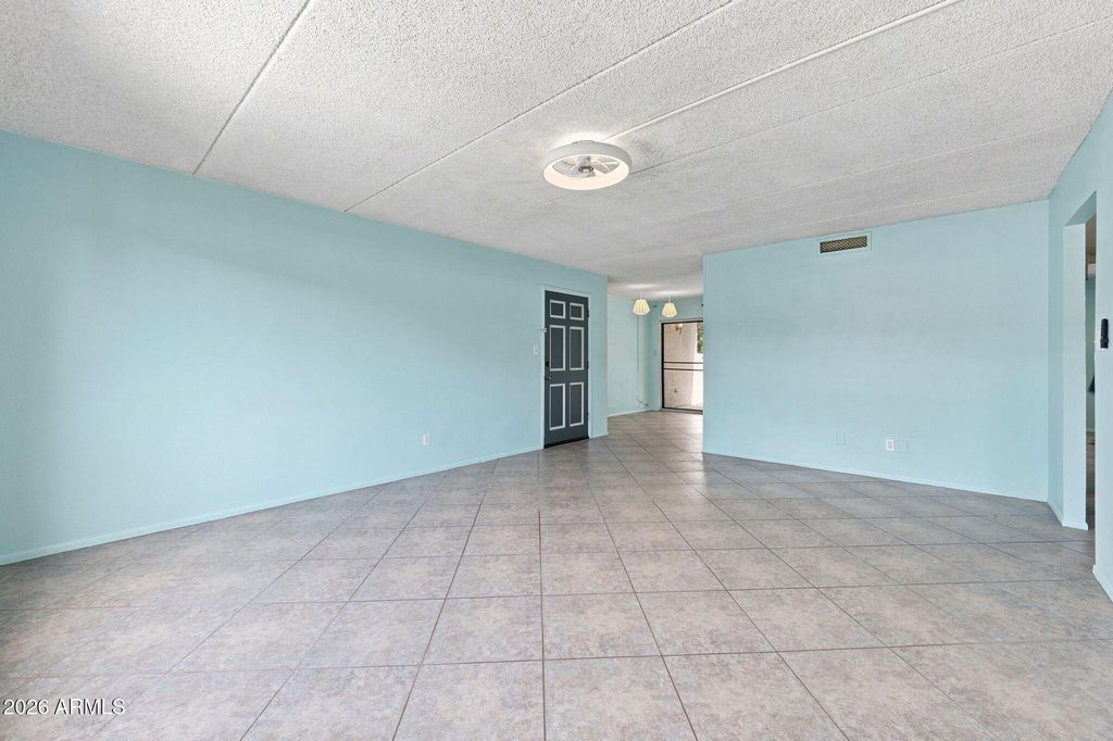 4201 E CAMELBACK Road 31, Phoenix, AZ 85018 — photo 5