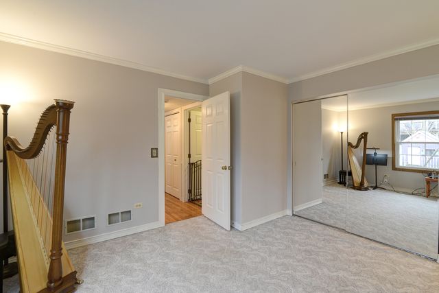 794 Burning Trail, Carol Stream, IL 60188