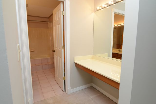 794 Burning Trail, Carol Stream, IL 60188