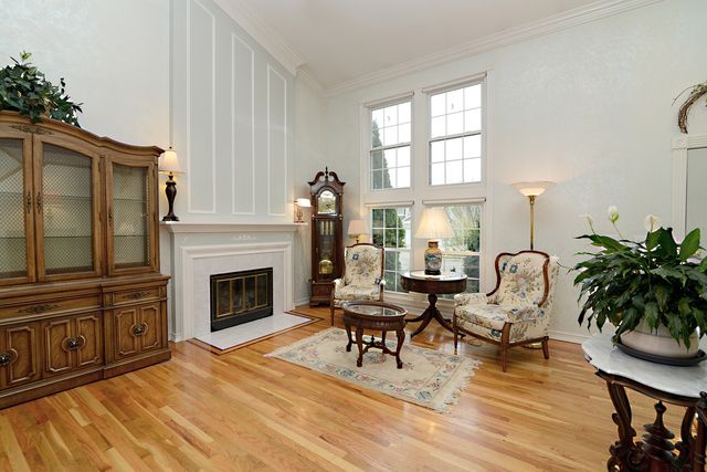 794 Burning Trail, Carol Stream, IL 60188