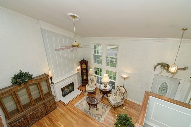 794 Burning Trail, Carol Stream, IL 60188